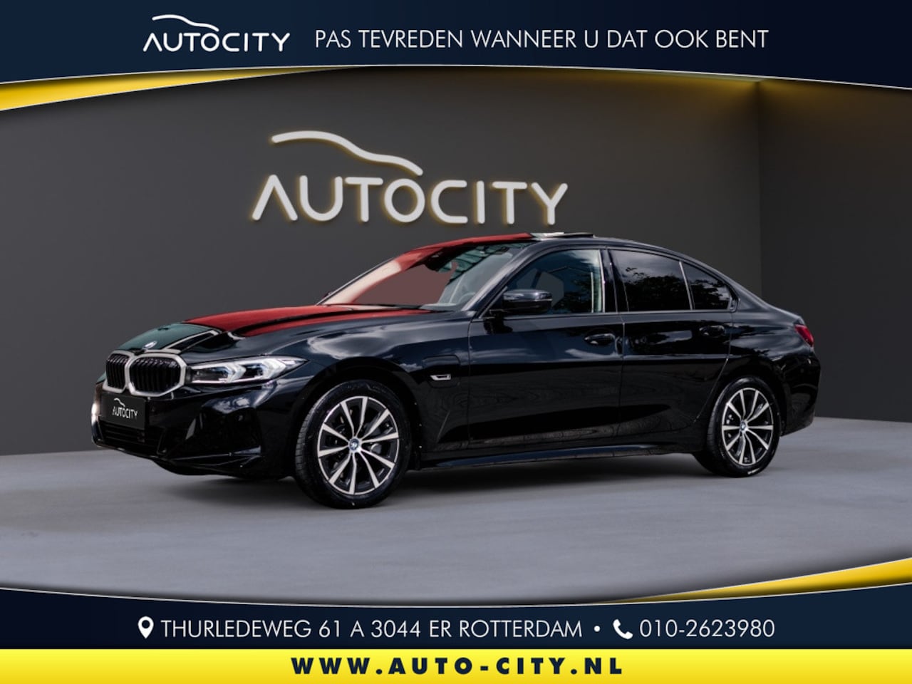 BMW 3-serie - 320e Schuif/kanteldak | Laser | Trekhaak | Innovation Pakket - AutoWereld.nl