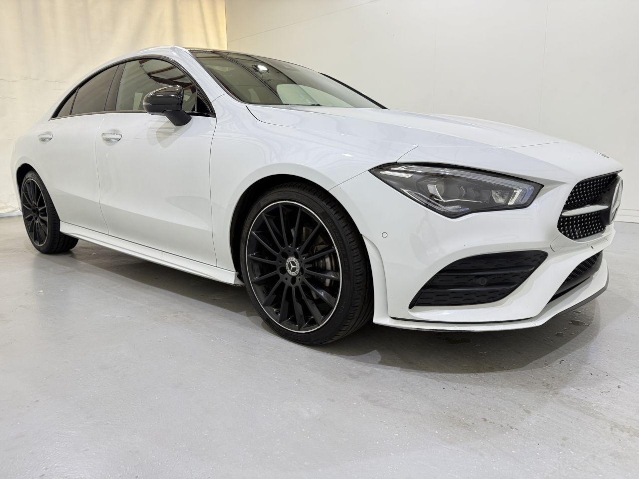 Mercedes-Benz CLA-Klasse - Coupe 180d AMG Line Night Aut8 - AutoWereld.nl