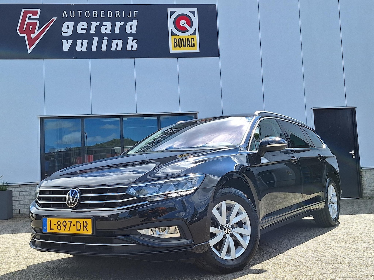 Volkswagen Passat Variant - 1.5 TSI DSG Business TREKHAAK DIGI DASH ECC - AutoWereld.nl