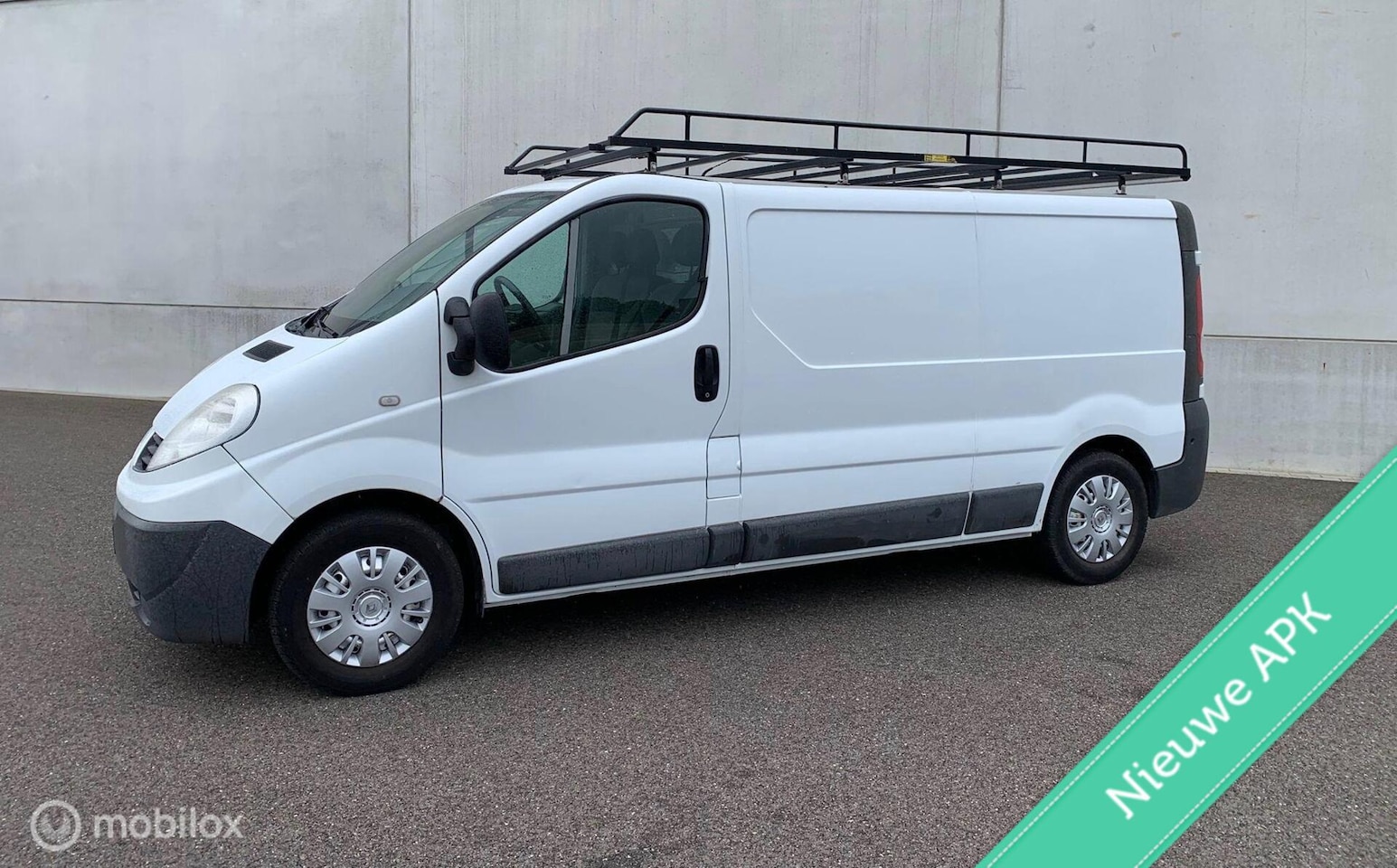 Renault Trafic - 2.0 dCi L2H1 AIRCO EURO 5 € 5999,- +21 % BTW / TAX - AutoWereld.nl