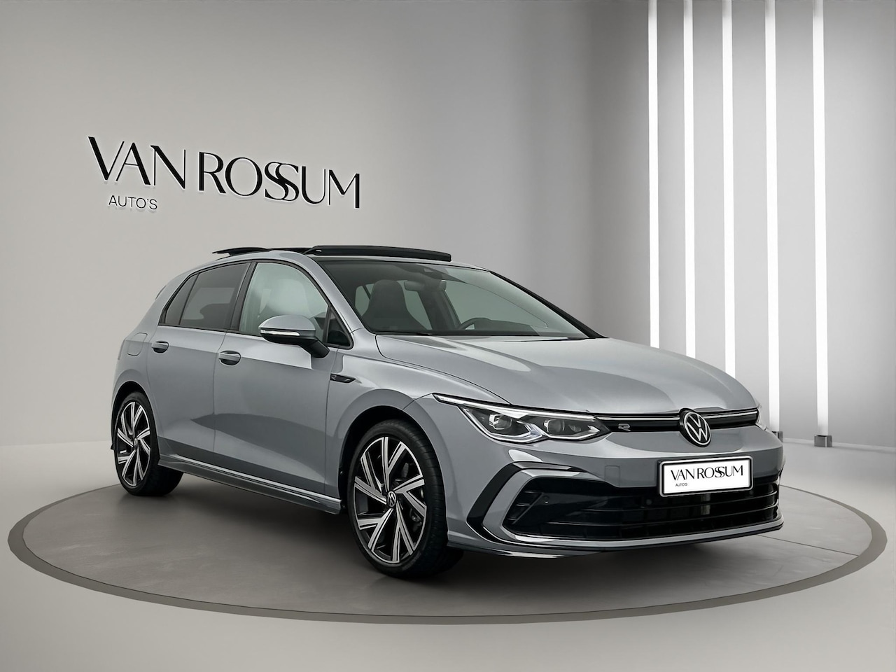 Volkswagen Golf - 1.5 eTSI R-Line Pano ACC Lane Sfeer - AutoWereld.nl