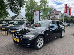 BMW 3-serie Touring - 318I BUSINESS LINE / NAVI / CRUISE CTR. / AIRCO-ECC / TREKHAAK