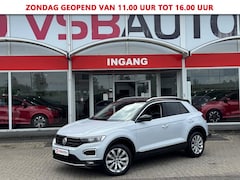 Volkswagen T-Roc - 1.5 TSI ACT. 150PK HALF-LEER DIGITALE-SCHERM NAVI CARPLAY AIRCO LMV PDC
