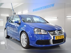 Volkswagen Golf - R32