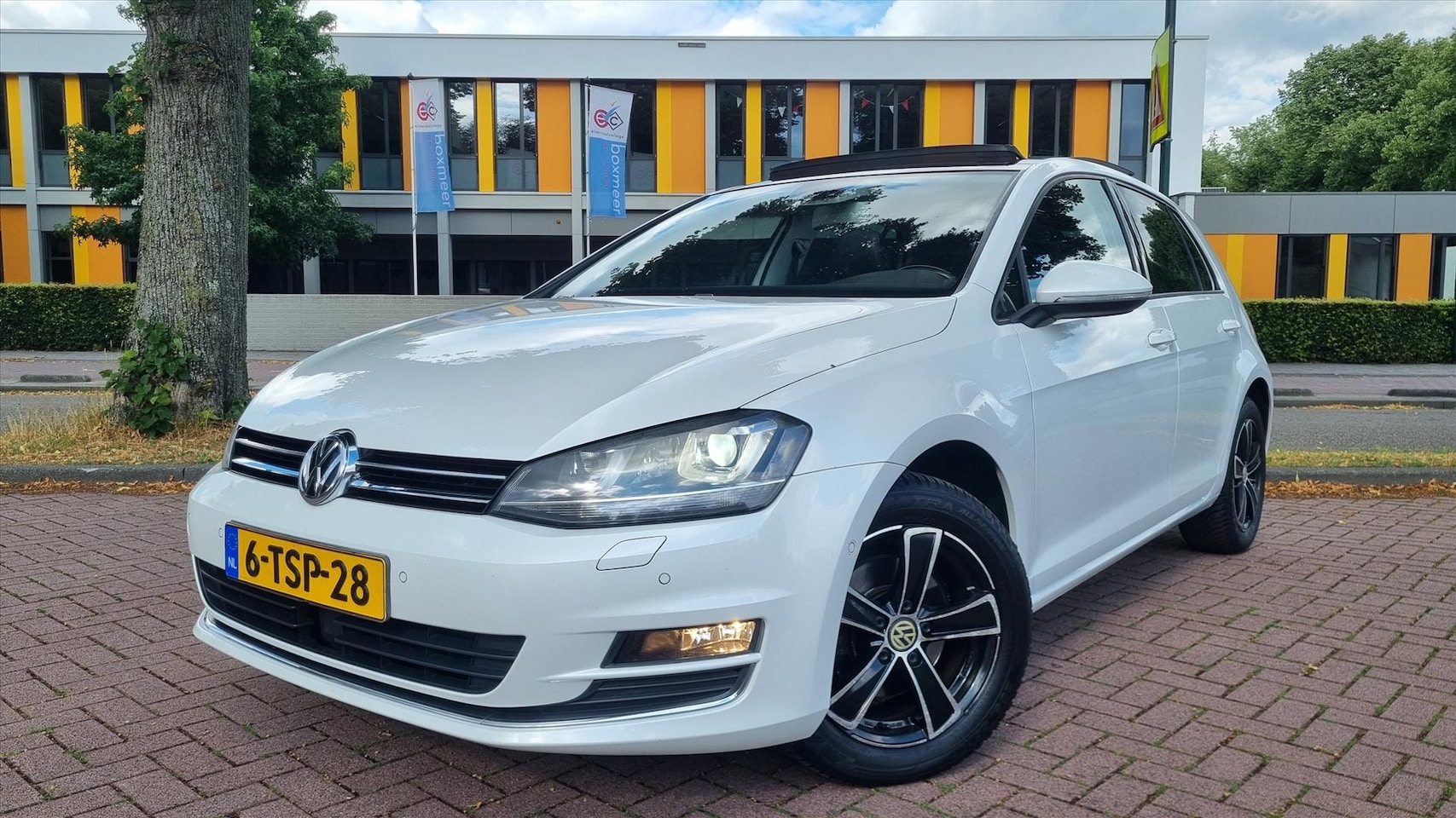 Volkswagen Golf - 1.4 TSI DSG Highline Pano/1e eigen./NL-auto!! - AutoWereld.nl