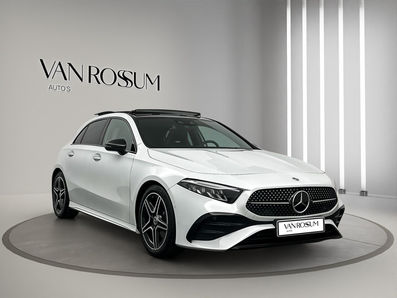 Mercedes-Benz A-klasse - 200 AMG Premium Pano ACC Sfeer Camera - AutoWereld.nl