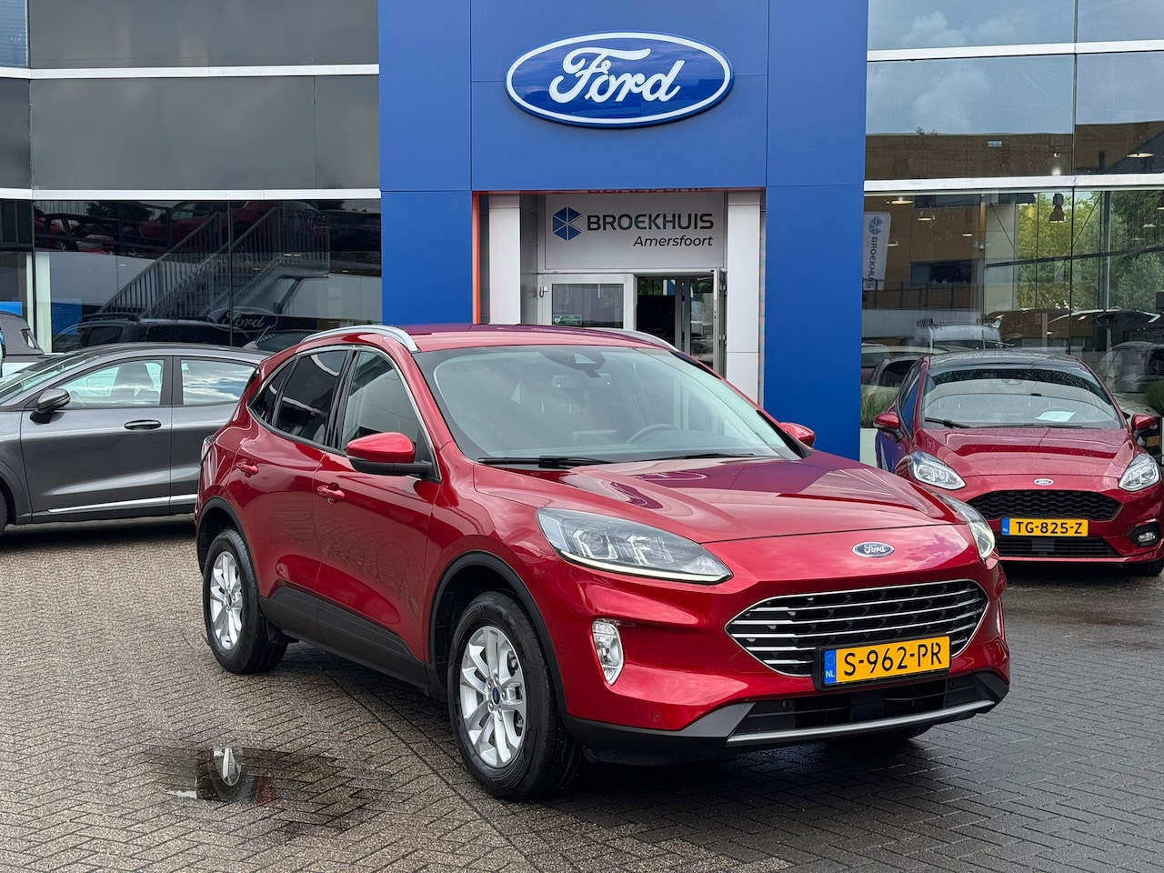 Ford Kuga - 2.5 PHEV Titanium | Trekhaak | Stuur/stoel/voorruit verwarming | Apple Carplay/Android Aut - AutoWereld.nl