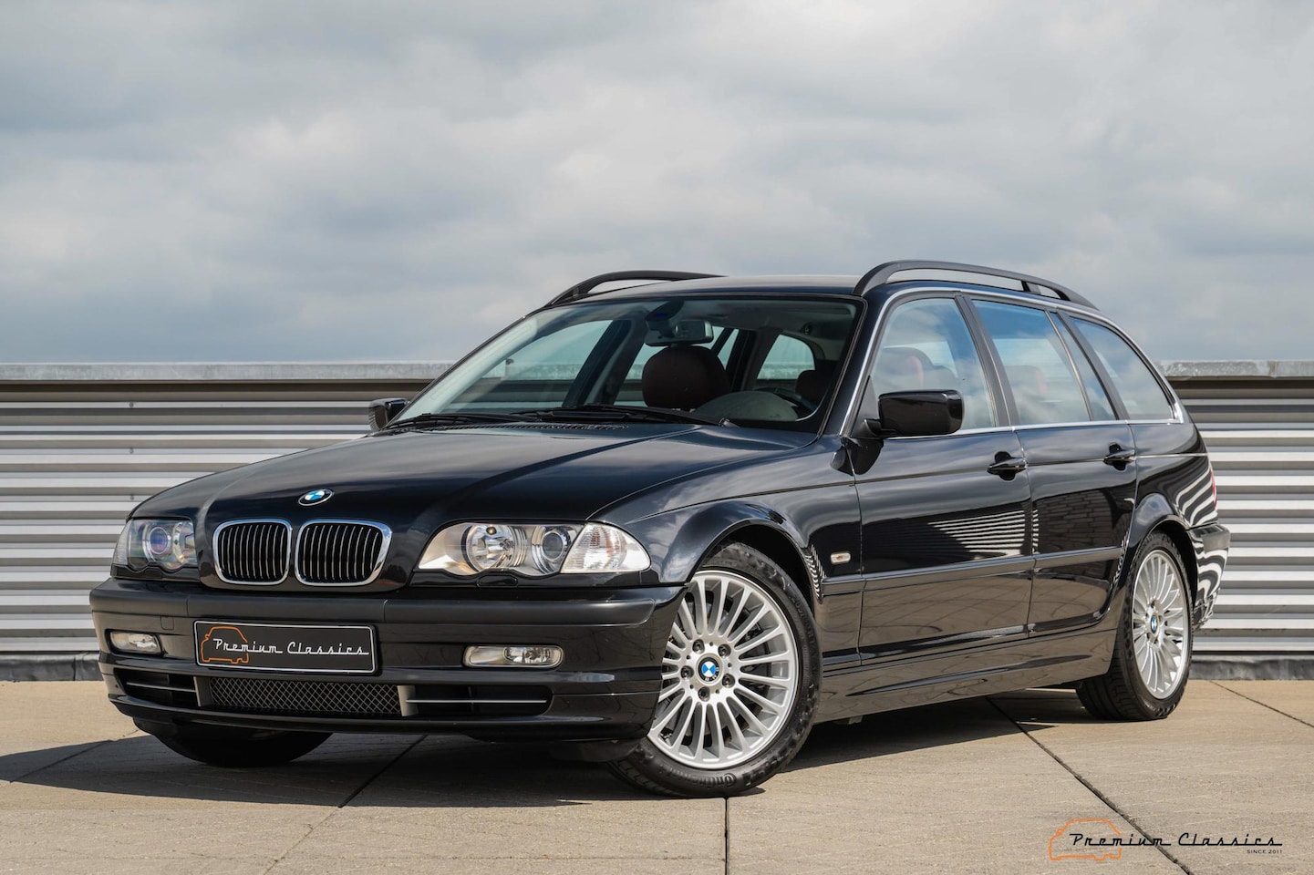 BMW 3-serie Touring - 330i Executive E46 | 144.000KM | Swiss Delivered | Perfect Condition - AutoWereld.nl