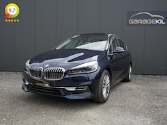 BMW 2-serie Active Tourer - 218i High Executive Orig.NL / Lederen bekleding / Camera / Pano dak / Navi Prof / Head-Up