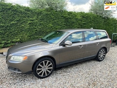 Volvo V70 - 2.5T Kinetic AIRCO TREKHAAK 353DKM NAP