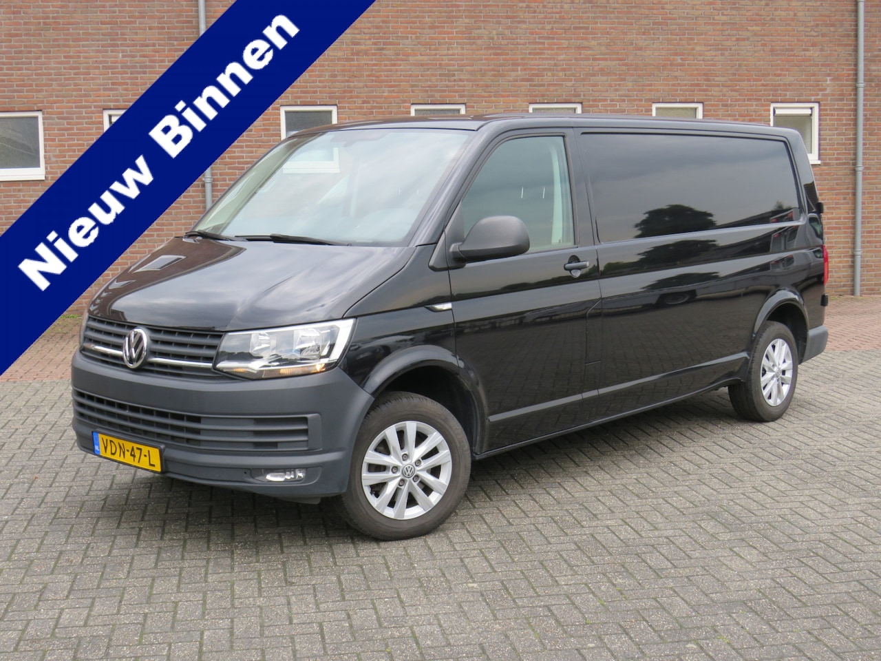 Volkswagen Transporter - 2.0 TDI 102Pk L2H1 Comfortline GB * Rijklaarprijs incl. garantie * Navi * Parkeersensoren - AutoWereld.nl