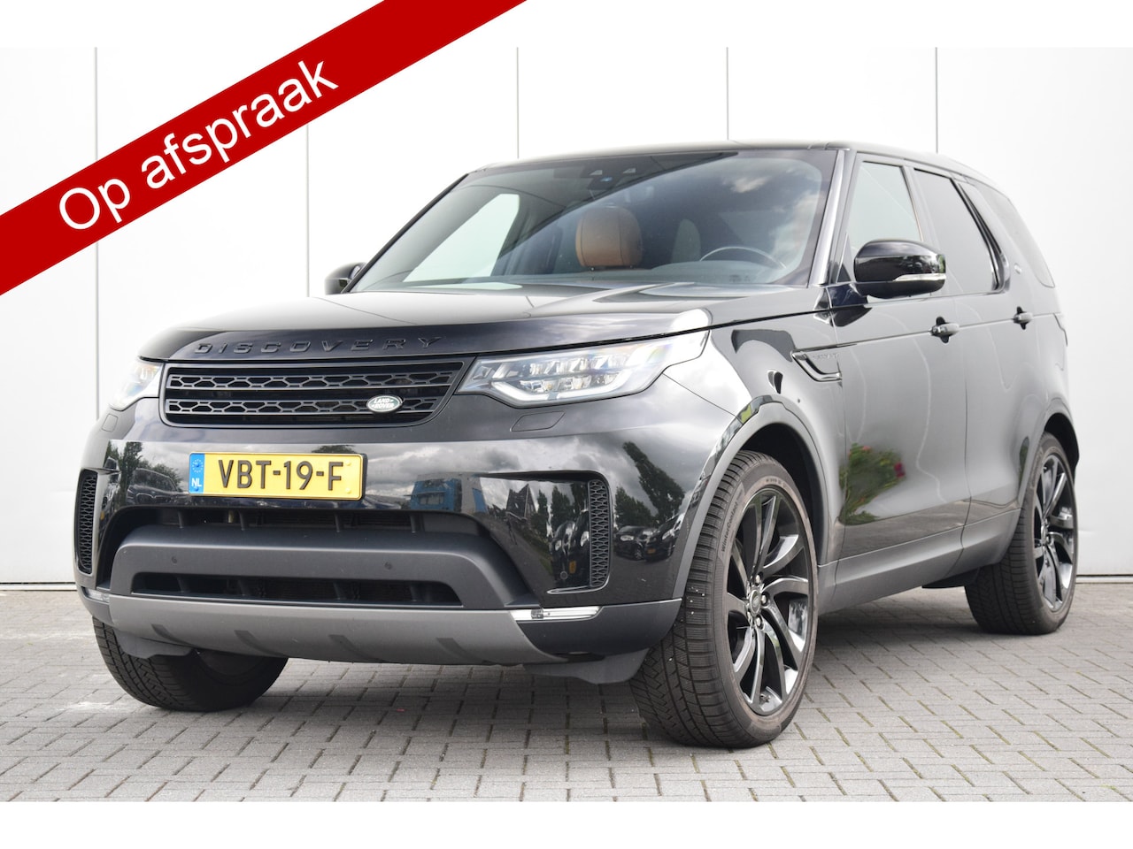 Land Rover Discovery - 3.0 Td6 HSE Luxury Leer/Verwarmd Pano/Dak Trekhaak/wegklapbaar - AutoWereld.nl