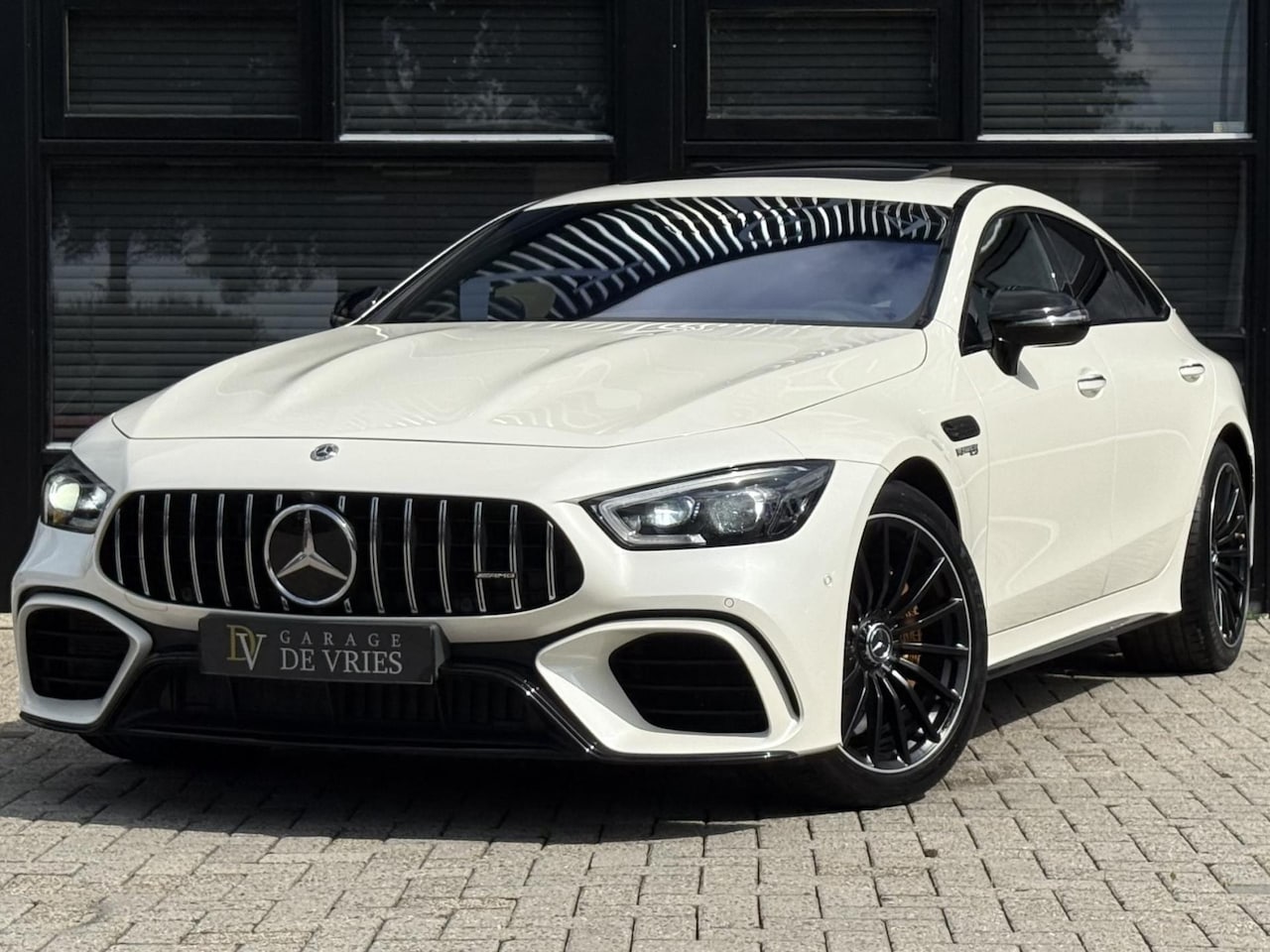 Mercedes-Benz AMG GT 4-Door Coupe - 63 S 4MATIC+ Premium+ BTW Full Option Carbon Ceramic Distronic+ Schuifdak Schaalstoelen - AutoWereld.nl