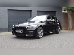 BMW 1-serie - M135i xDrive 5DR Xdrive AUT 2016 Zwart Zeer mooi!! Inruil oldtimer (liefst BMW) bespreekbaar