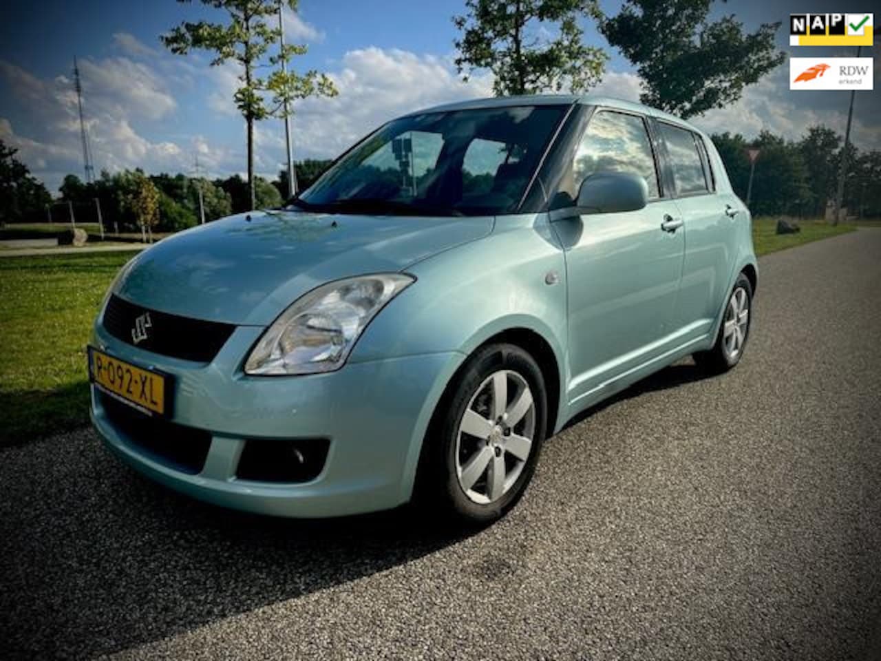 Suzuki Swift - 1.5 Exclusive 1.5 Exclusive, automaat, zeer lage km stand ,boekjes, nap - AutoWereld.nl