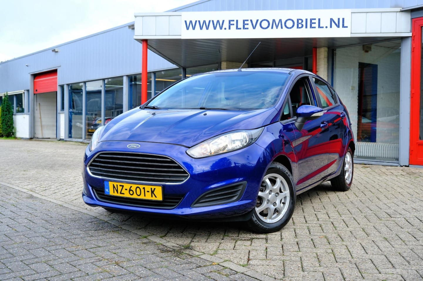 Ford Fiesta - 1.6 TDCi Lease Style 5-drs Navi|Airco|LMV - AutoWereld.nl