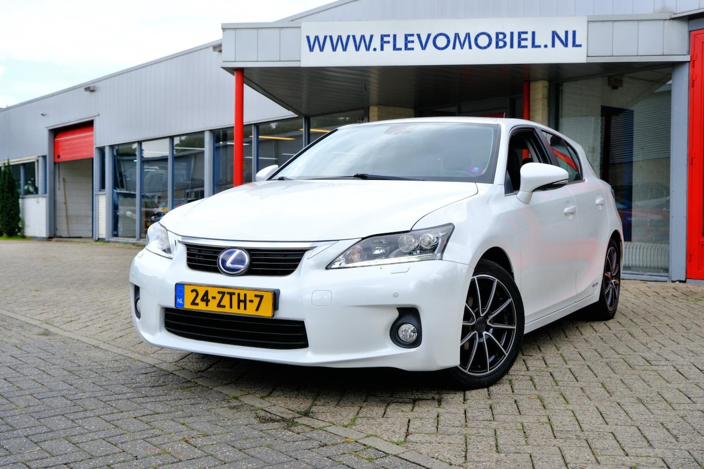 Lexus CT 200h - Luxury Line Aut. Leder|Navi|Clima|Cam - AutoWereld.nl