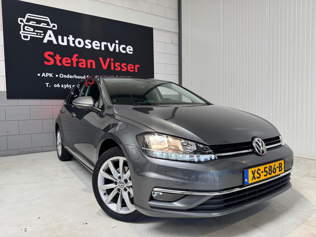 Volkswagen Golf - 1.0 TSI Highline - AutoWereld.nl
