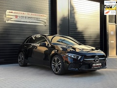 Mercedes-Benz A-klasse - 180 Automaat | 2020 | 61.379 km | Apple CarPlay | Adaptive Cruise | Ambient Light | Dealer