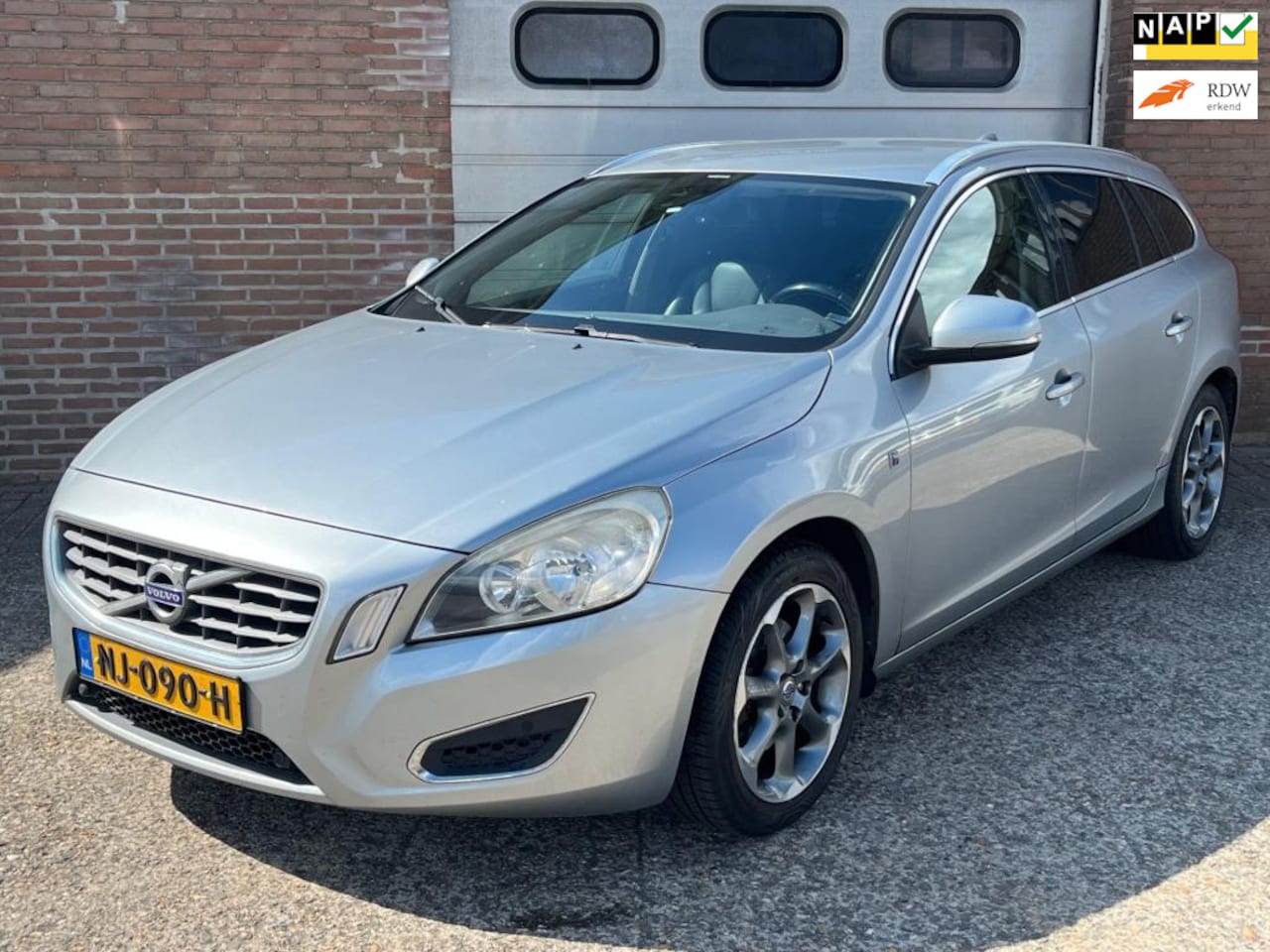 Volvo V60 - 2.0 D3 Ocean Race 5 cilinder 2012 - AutoWereld.nl