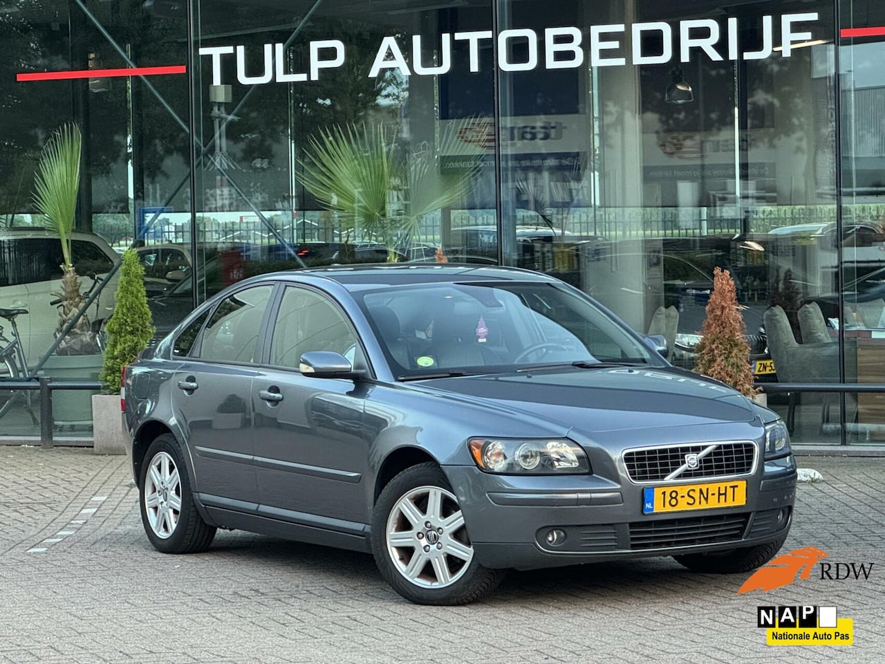 Volvo S40 - 1.8 2006 Leder Navi Clima Pdc dealer onderh - AutoWereld.nl