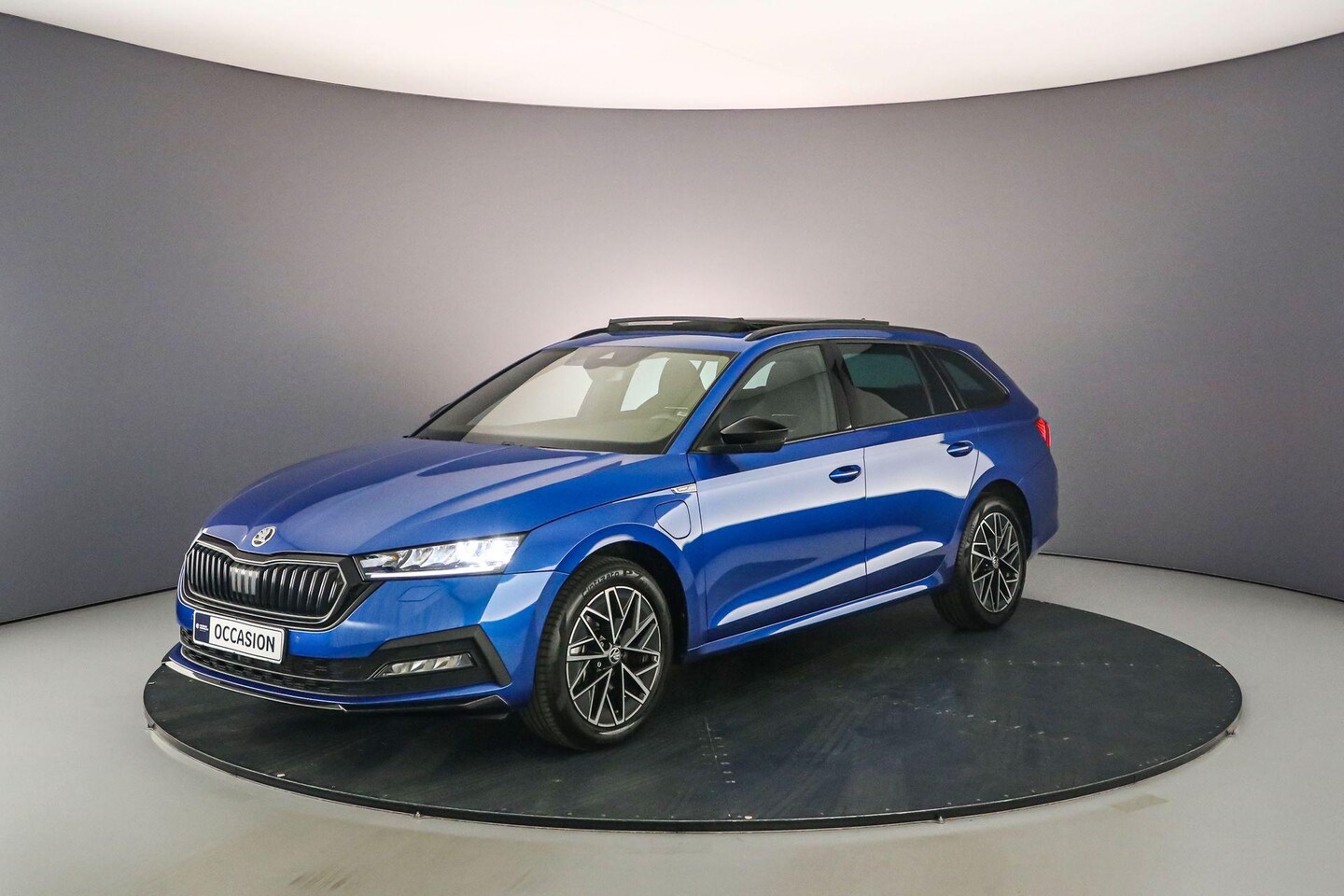 Skoda Octavia Combi - Sportline Business 1.4 TSI PHEV 204pk DSG Automaat Panoramadak, Adaptive cruise control, E - AutoWereld.nl