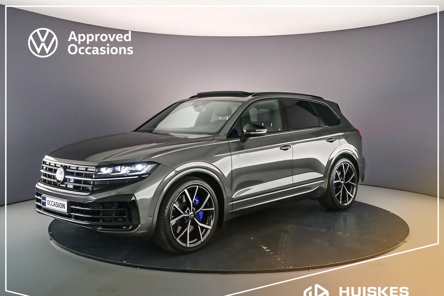 Volkswagen Touareg - R 3.0 TSI eHybrid 462pk Tiptronic Trekhaak, Panoramadak, Lederen bekleding, Luchtvering, H - AutoWereld.nl