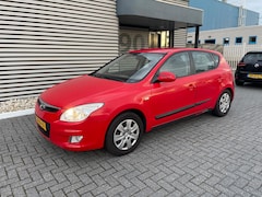 Hyundai i30 - 1.6i Dynamic