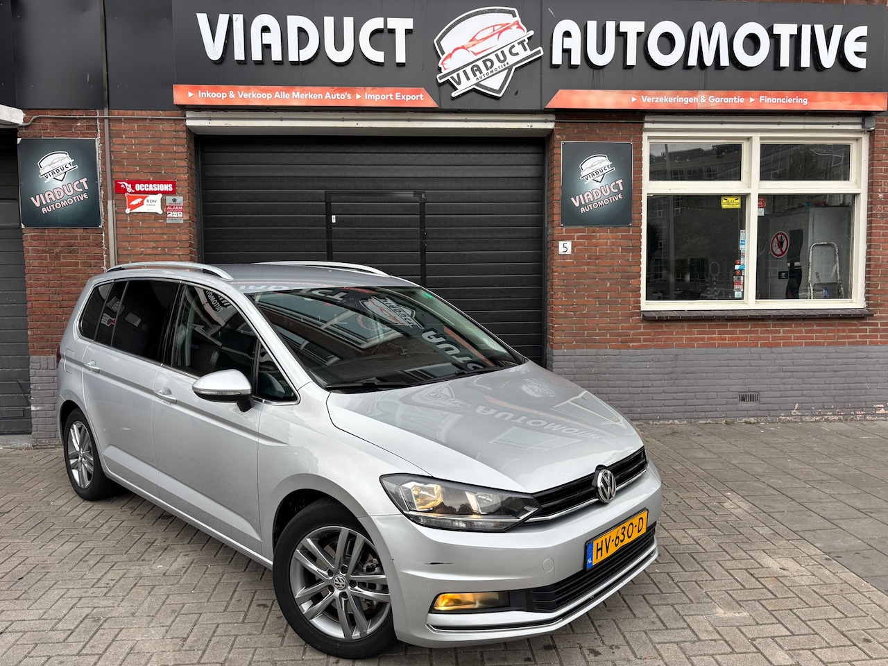 Volkswagen Touran - 1.6 TDI SCR Highline DSG Stoel Massage - AutoWereld.nl