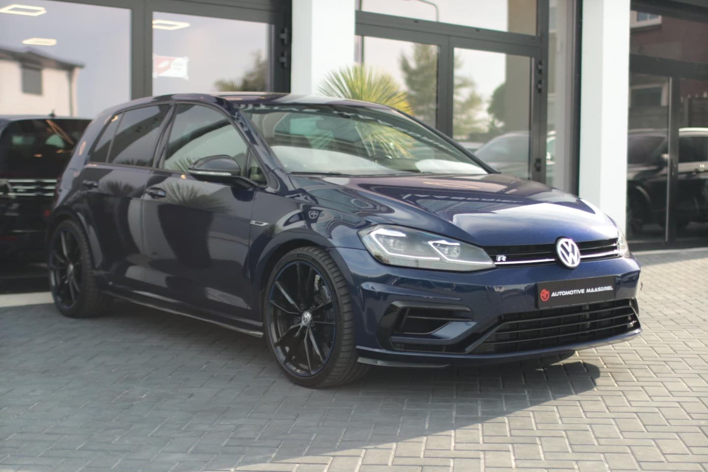 Volkswagen Golf - 2.0 TSI 4Motion R|DSG|Porsche|Digidash|Pretoria Blue editie|19Inch - AutoWereld.nl