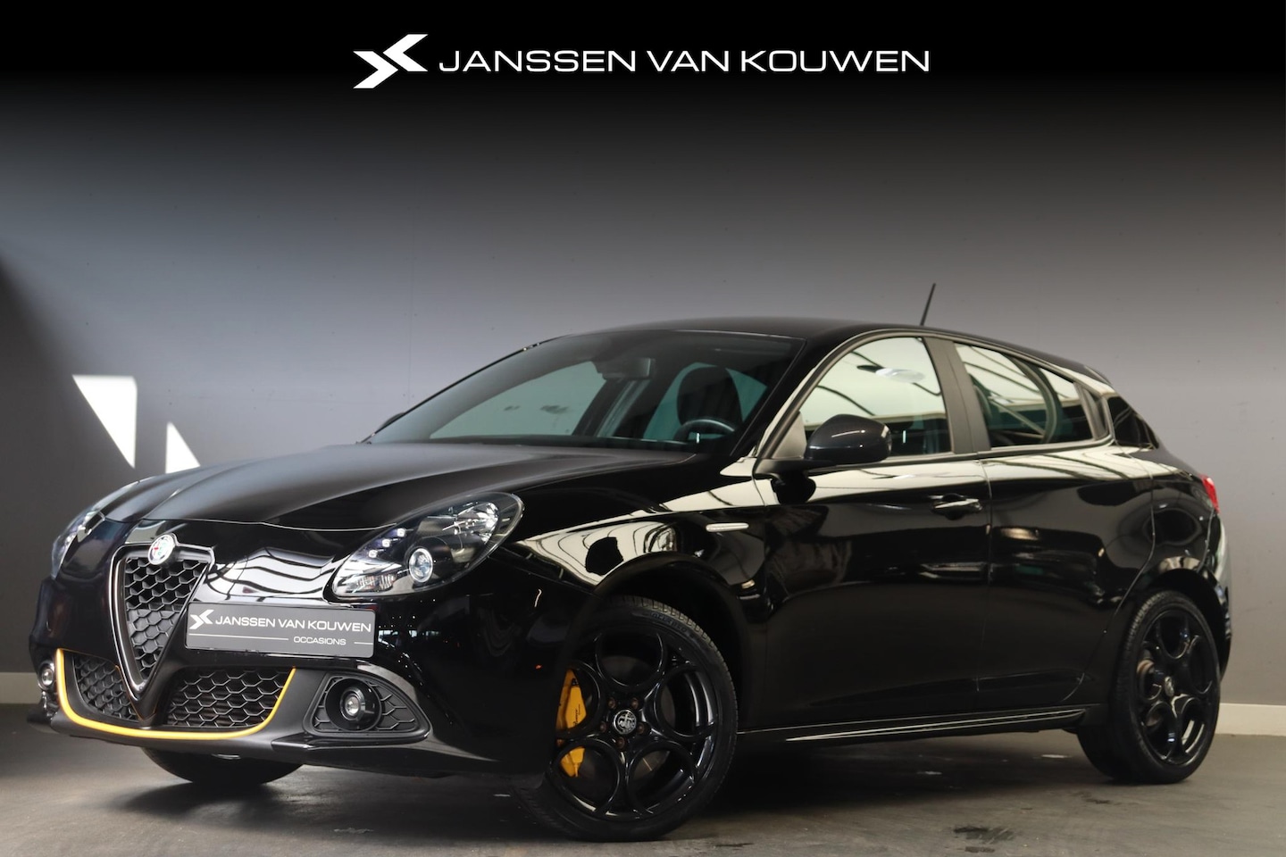 Alfa Romeo Giulietta - 1.4 Turbo Sport Navigatiesysteem Parkeersensoren Voor en AChter Licht-Regensensor - AutoWereld.nl