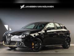 Alfa Romeo Giulietta - 1.4 Turbo Sport Navigatiesysteem Parkeersensoren Voor en AChter Licht-Regensensor