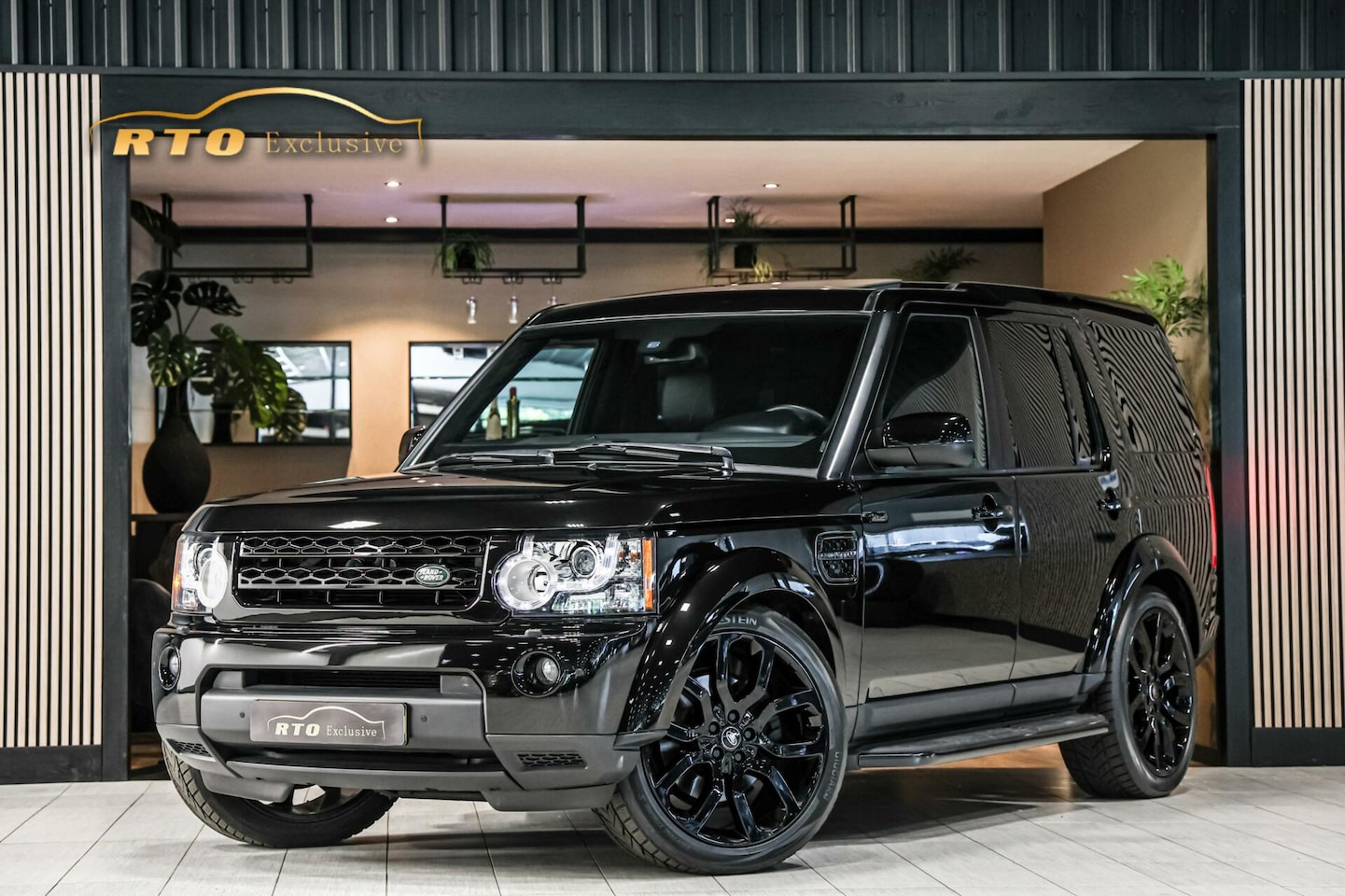 Land Rover Discovery - 5.0 V8 HSE|Leder|22''|Black|UNIEK! - AutoWereld.nl