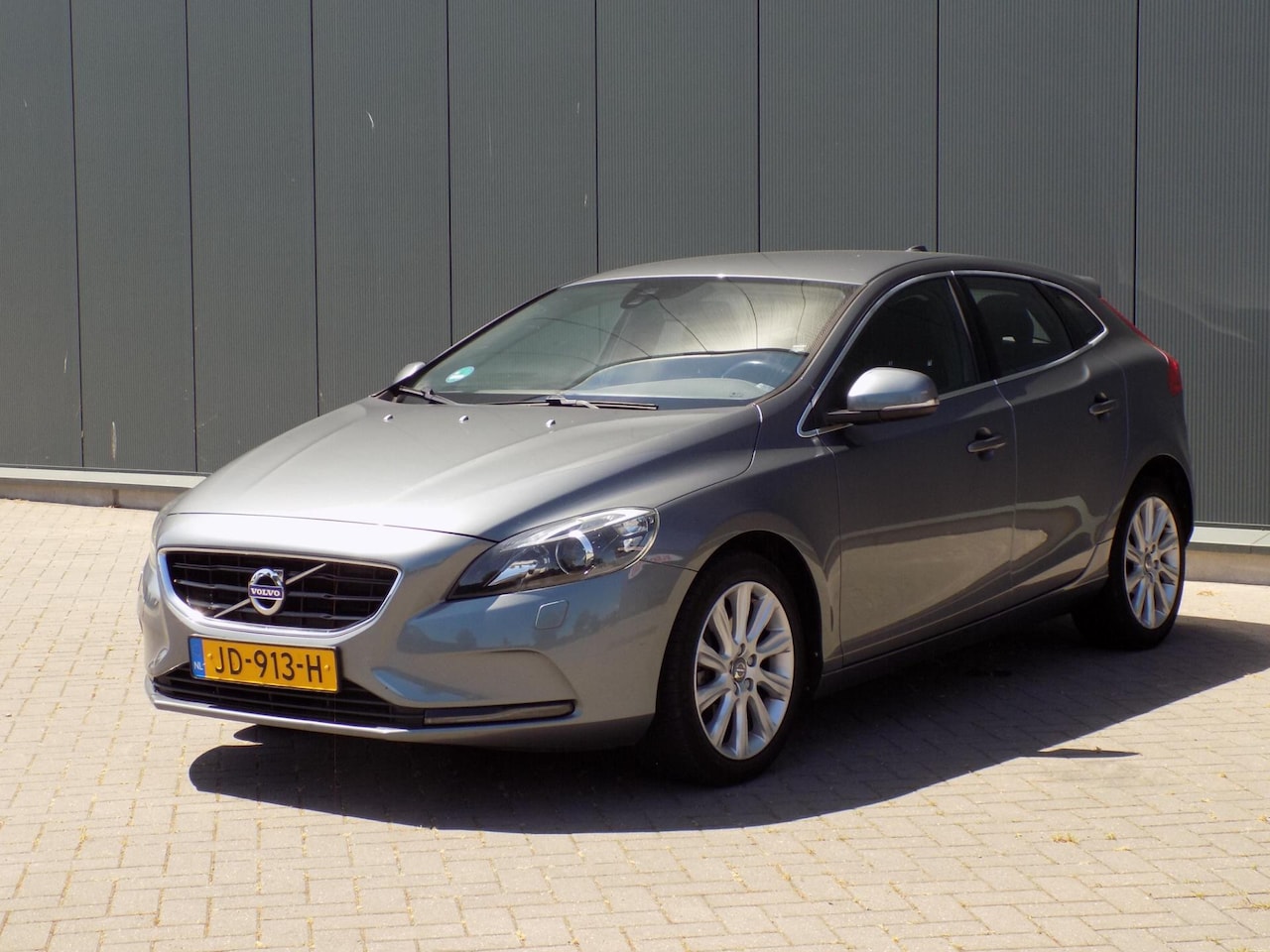 Volvo V40 - 1.5 T3 Nordic+ Automaat - AutoWereld.nl