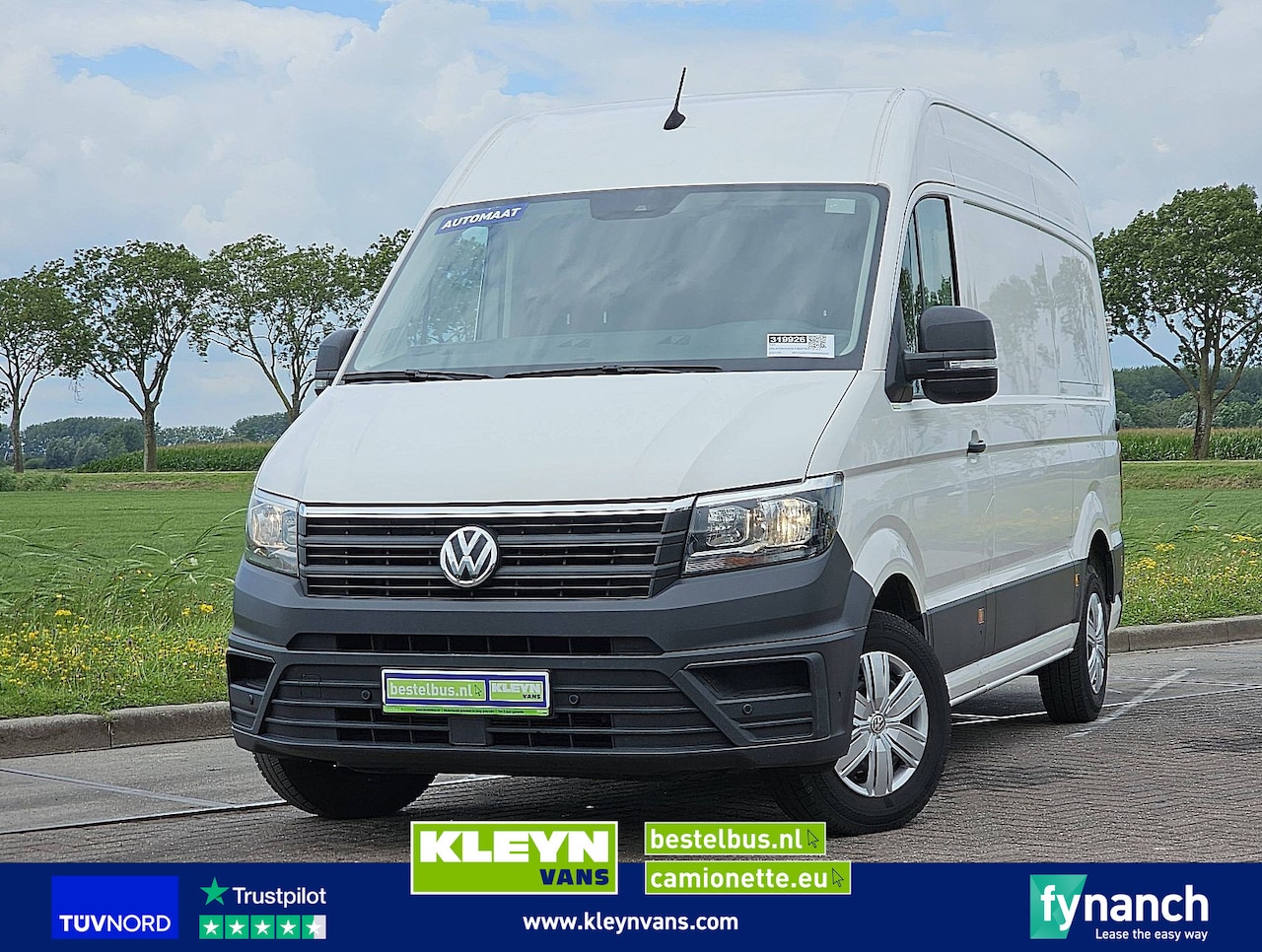 Volkswagen Crafter - 35 2.0 L3H3 Navi Airco Eur6 - AutoWereld.nl