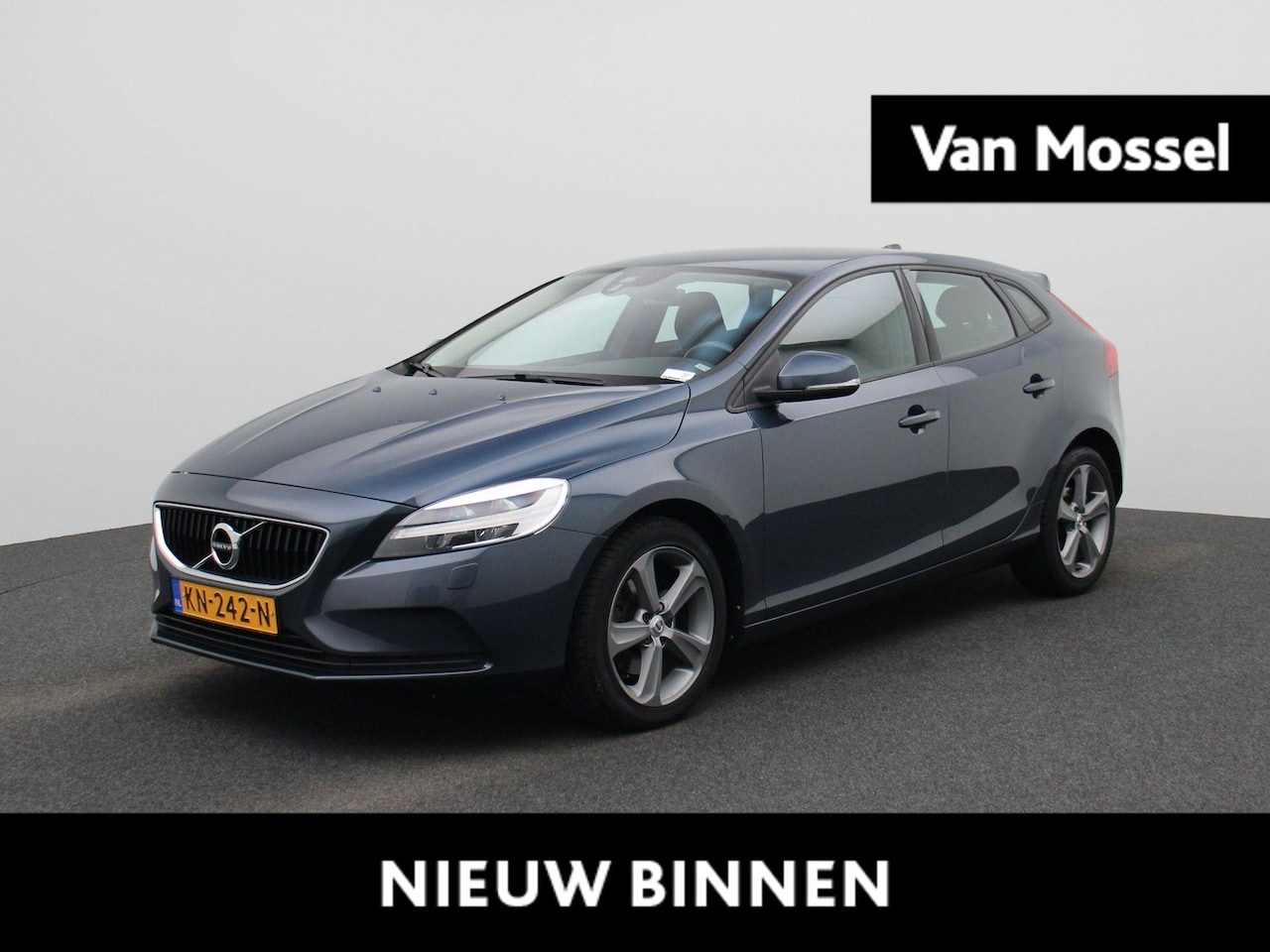 Volvo V40 - 2.0 T3 Momentum | Stoelverwarming | Parkeersensoren | Cruise Control | - AutoWereld.nl