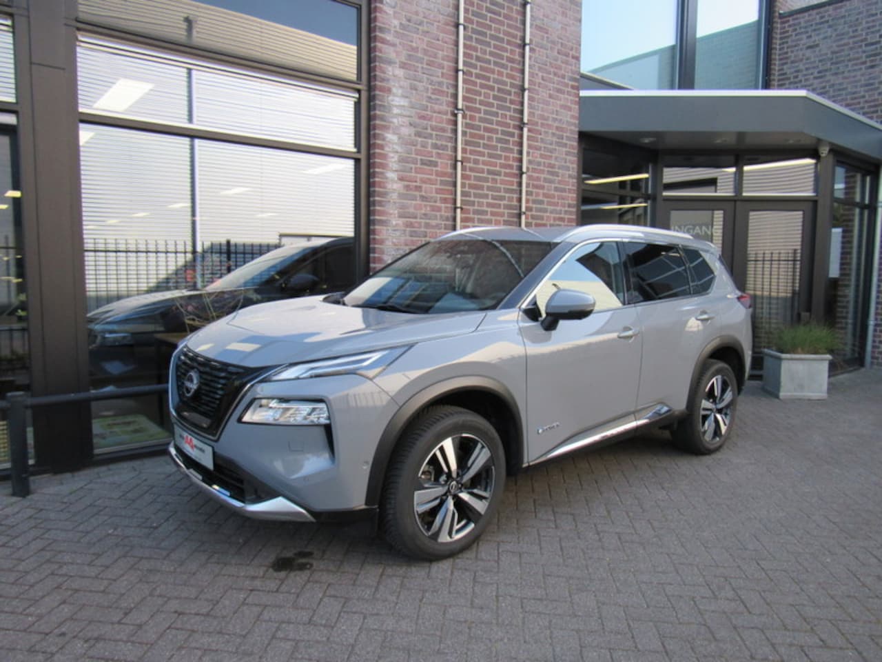 Nissan X-Trail - E-power 2WD 158pk Tekna / Pro pilot / Head-up display /19 inch lm velgen / Cold pack - AutoWereld.nl