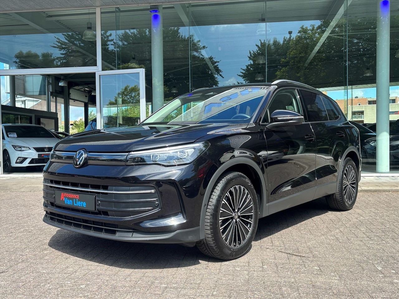 Volkswagen Tiguan - 1.5 eTSI 130pk DSG-7 Life| Trekhaak| Navi|Side Assist| Rijklaarprijs incl. garantie - AutoWereld.nl