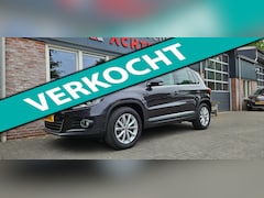 Volkswagen Tiguan - 1.4 TSI Sport&Style Trekhaak Xenon Mooie/Nette Auto Airco/Clima Cruise Control