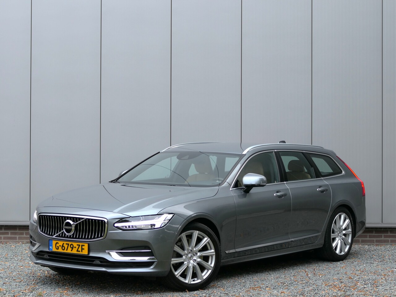 Volvo V90 - T4 Inscription Standkachel / Trekhaak / Nappaleer / Apple CarPlay - AutoWereld.nl