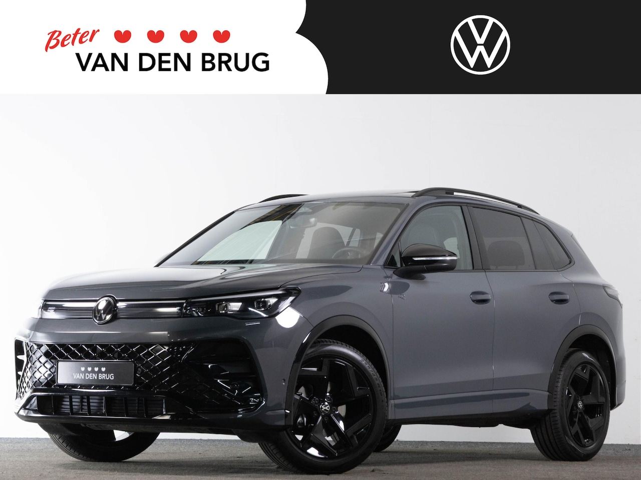 Volkswagen Tiguan - R-LIne 1.5 eTSI 150 pk Automaat | Panoramadak | Black Style | LED Plus | Achteruitrijcamer - AutoWereld.nl