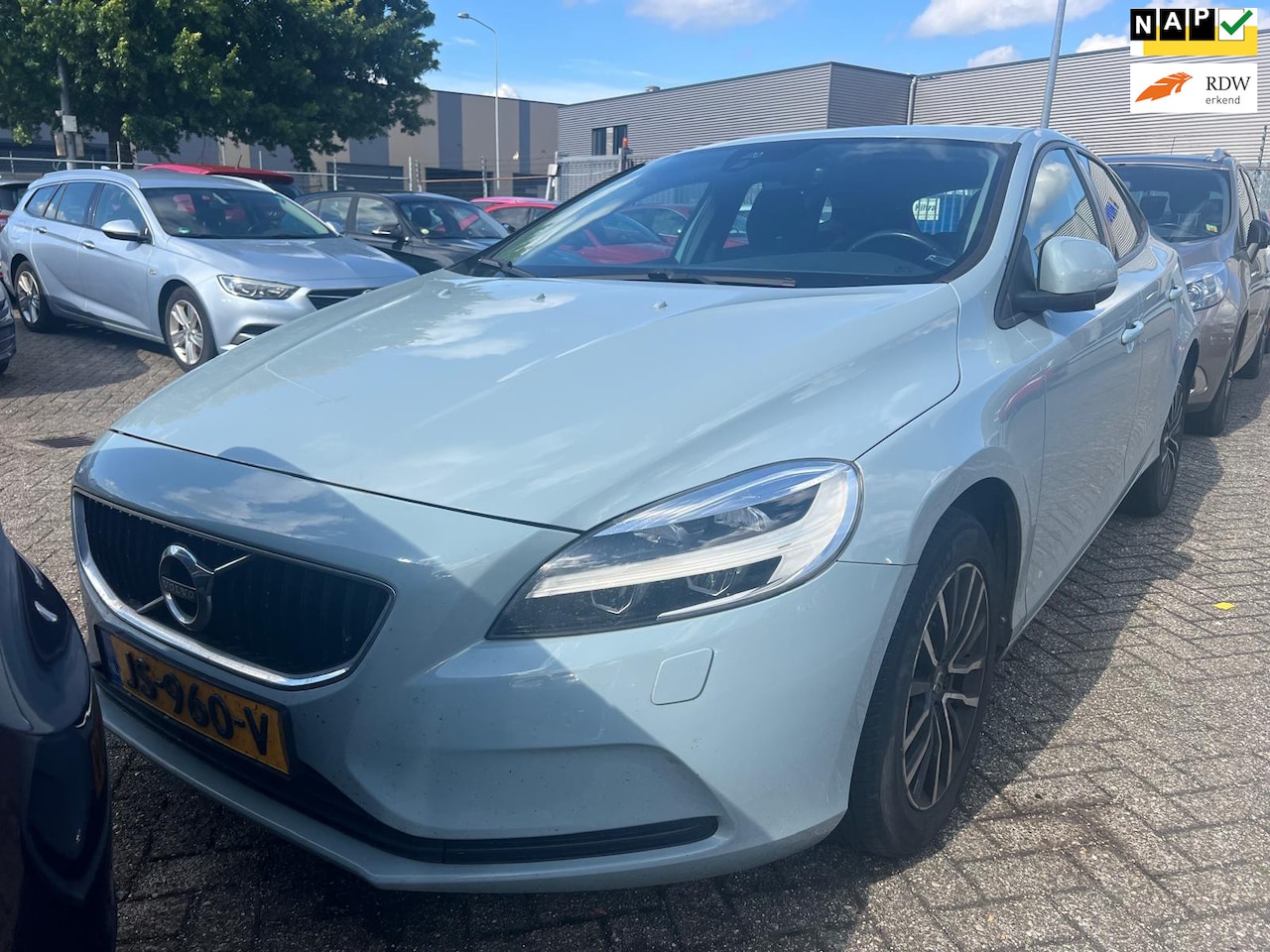 Volvo V40 - 2.0 D2 Nordic+ EXPORT - AutoWereld.nl