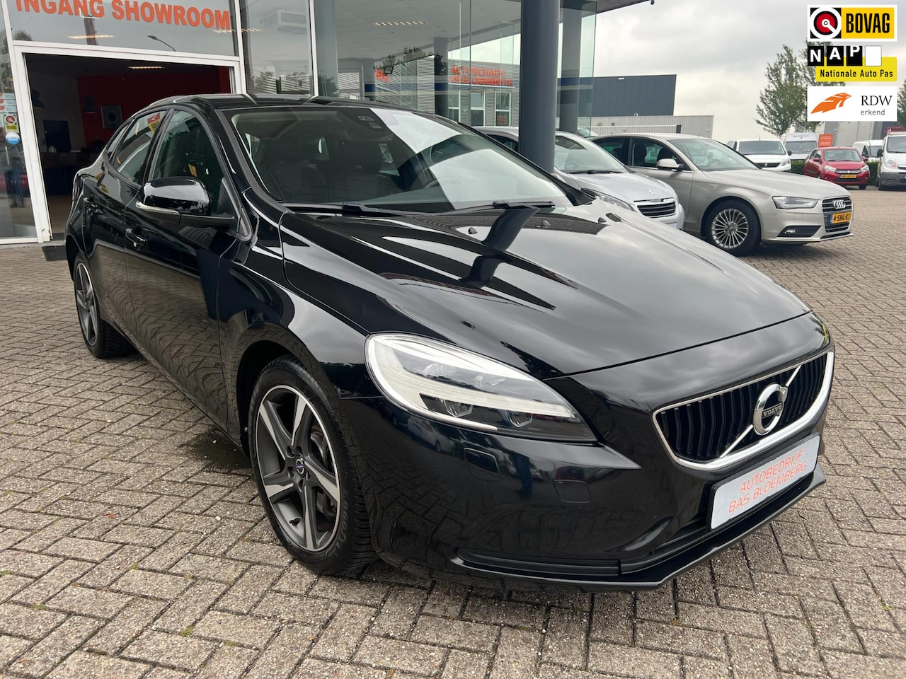 Volvo V40 - 1.5 T2 Nordic+ Automaat, Navi, LED, cruise, trekhaak, etc - AutoWereld.nl