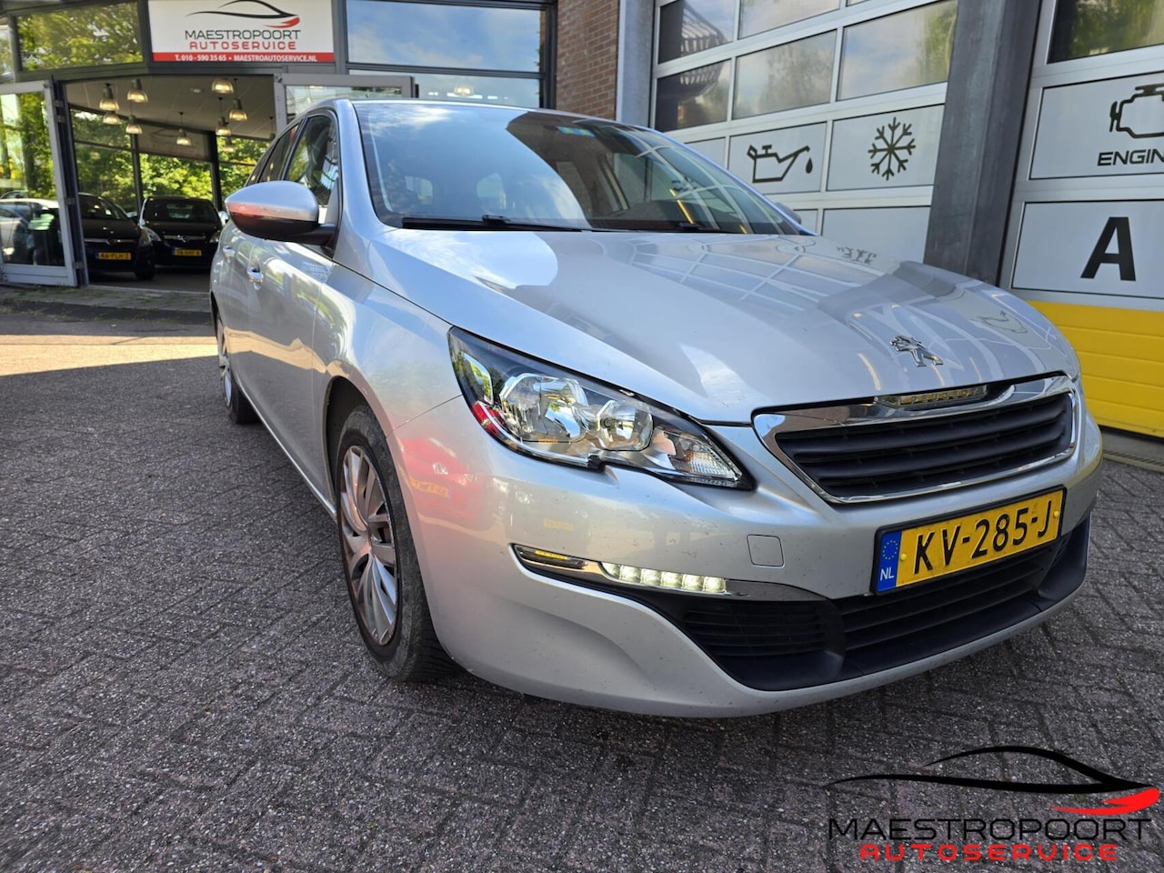 Peugeot 308 SW - 1.2 PureTech Blue Lease 1.2 PureTech Blue Lease - AutoWereld.nl