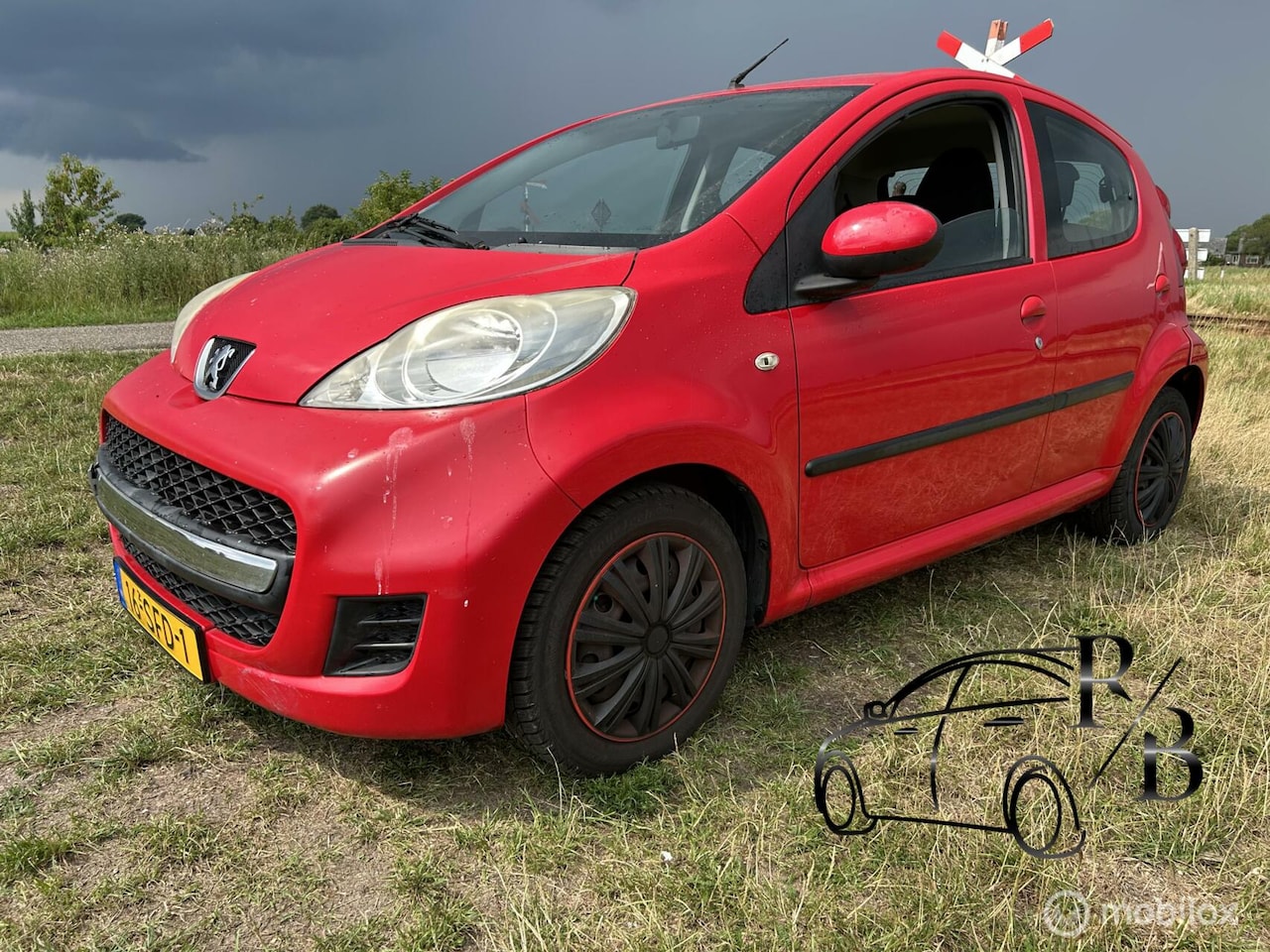 Peugeot 107 - 1.0-12V XS 1.0-12V XS NIEUWE APK - AutoWereld.nl