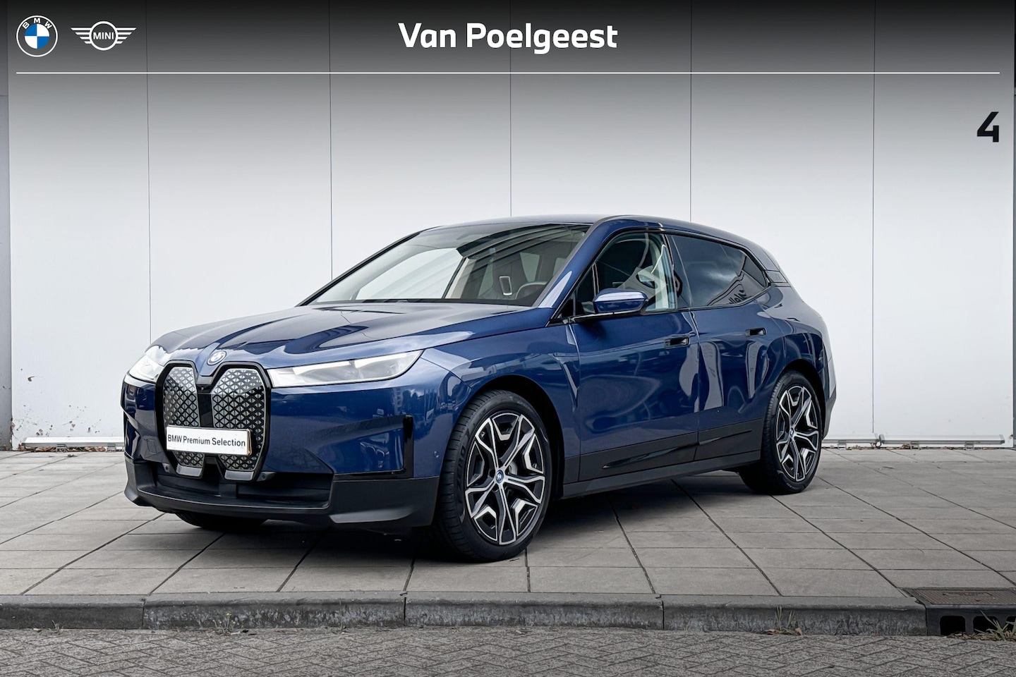 BMW iX - xDrive40 22 Inch / Comfort Acces / Electrische Zwenkhaak / Getinte Ramen Achter / Warmte C - AutoWereld.nl
