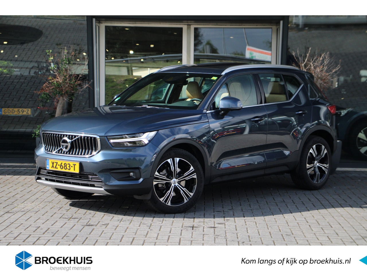 Volvo XC40 - 2.0 T4 Inscription | Panoramadak | 360° Camera | Standkachel | Leder | Adaptive Cruise | B - AutoWereld.nl
