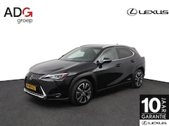 Lexus UX - 250h Preference Line | 18 Inch Lichtmetalen velgen | Blind Spot Monitor | Privacy Glass