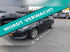 Opel Insignia - 1.4 T 140pk 5-deurs 2e eig. Clima Cruise Navi LED PDC Historie