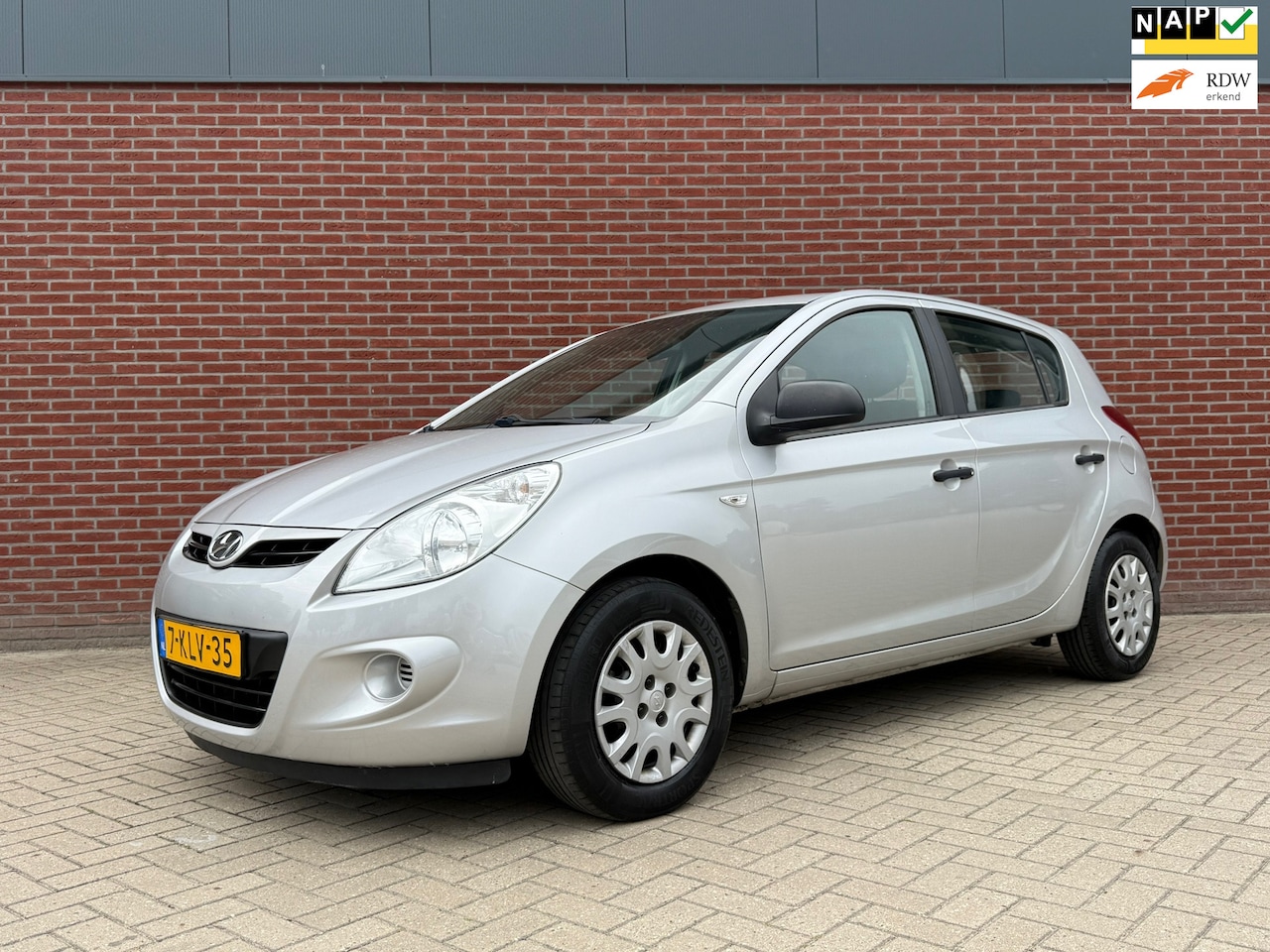 Hyundai i20 - 1.2i i-Drive 5-deurs / Airco / Elektrische ramen / APK - AutoWereld.nl